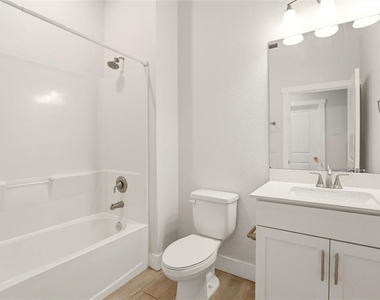 870 Columbia Street - Photo Thumbnail 17