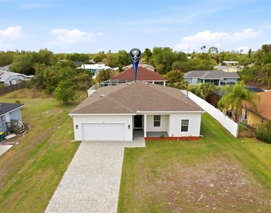 870 Columbia Street - Photo Thumbnail 53