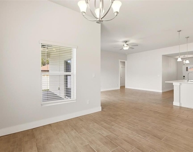 870 Columbia Street - Photo Thumbnail 15