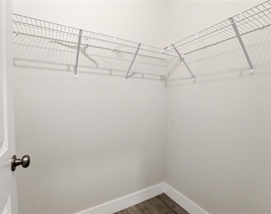 870 Columbia Street - Photo Thumbnail 37
