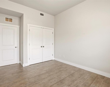 870 Columbia Street - Photo Thumbnail 29