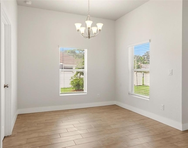 870 Columbia Street - Photo Thumbnail 12