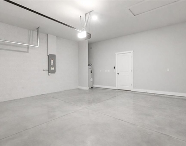 870 Columbia Street - Photo Thumbnail 40