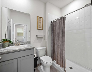 17564 Cantarina Cove - Photo Thumbnail 9