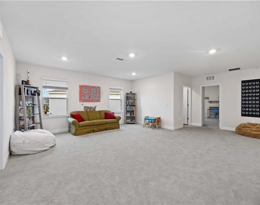 17564 Cantarina Cove - Photo Thumbnail 11