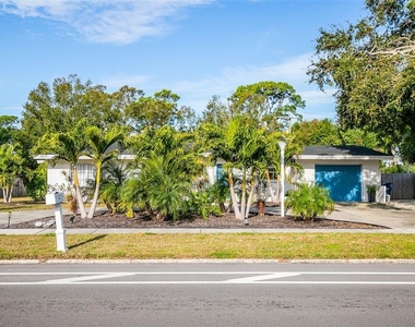703 Whitfield Avenue - Photo Thumbnail 2