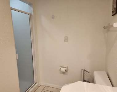 3701 54th Drive W - Photo Thumbnail 11