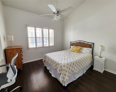 3701 54th Drive W - Photo Thumbnail 8