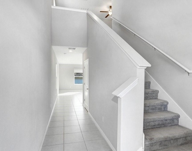 3160 Oyster Cove Street - Photo Thumbnail 4