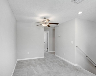 3160 Oyster Cove Street - Photo Thumbnail 18