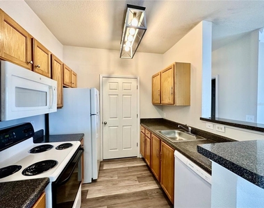 4802 51st Street W - Photo Thumbnail 7