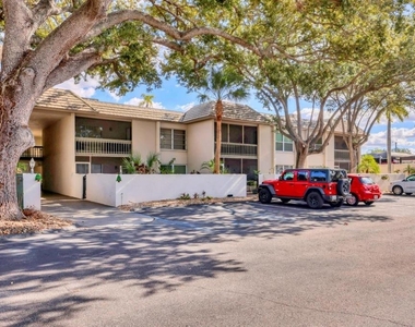 3350 S Osprey Avenue - Photo Thumbnail 24