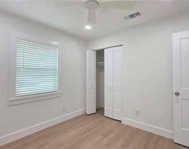 6817 11th Avenue Nw - Photo Thumbnail 13