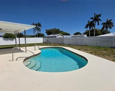 6817 11th Avenue Nw - Photo Thumbnail 1
