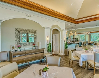 8009 Hampton Court - Photo Thumbnail 44