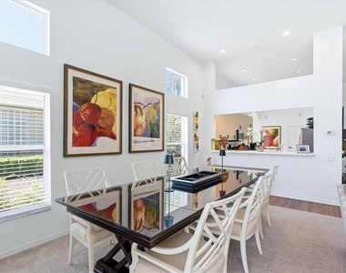 8009 Hampton Court - Photo Thumbnail 11