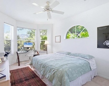 8009 Hampton Court - Photo Thumbnail 21