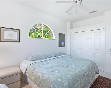 8009 Hampton Court - Photo Thumbnail 22