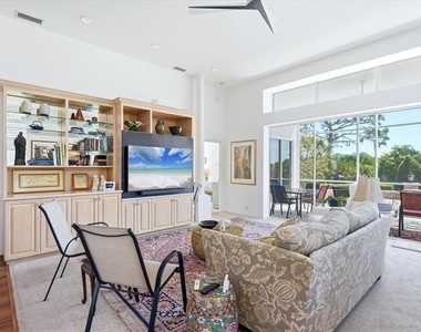 8009 Hampton Court - Photo Thumbnail 7