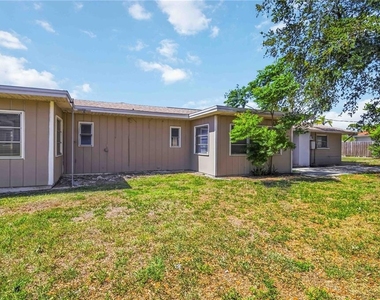 308 Lantana Avenue - Photo Thumbnail 18
