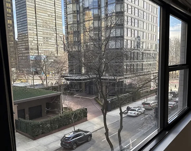 330 East 46th Street - Photo Thumbnail 10