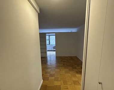 330 East 46th Street - Photo Thumbnail 2