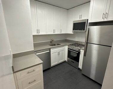 330 East 46th Street - Photo Thumbnail 7