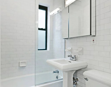 226 East 70th Street - Photo Thumbnail 6