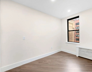 226 East 70th Street - Photo Thumbnail 5