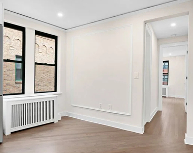 226 East 70th Street - Photo Thumbnail 1