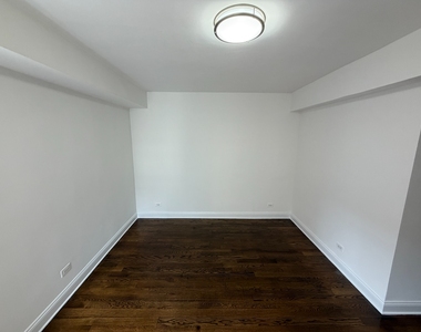 East 57th Street - Photo Thumbnail 6