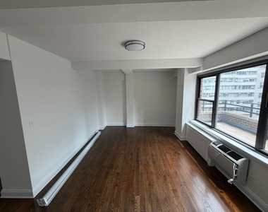 East 57th Street - Photo Thumbnail 1