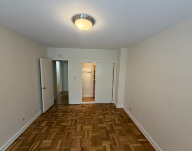 East 55th Street - Photo Thumbnail 1