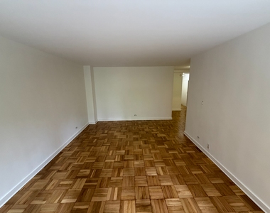East 55th Street - Photo Thumbnail 4