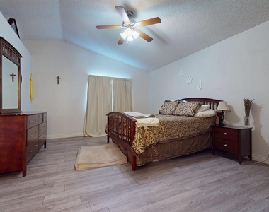 3249 Emerald Point Drive - Photo Thumbnail 21