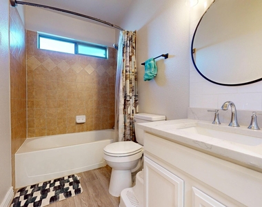 3249 Emerald Point Drive - Photo Thumbnail 31