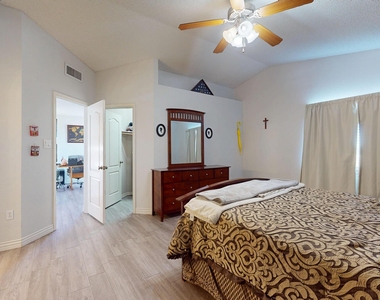 3249 Emerald Point Drive - Photo Thumbnail 22