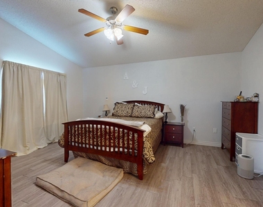 3249 Emerald Point Drive - Photo Thumbnail 19