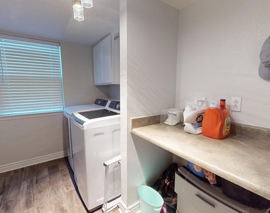 3249 Emerald Point Drive - Photo Thumbnail 14