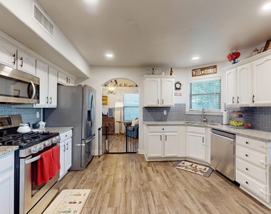 3249 Emerald Point Drive - Photo Thumbnail 8