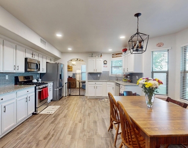 3249 Emerald Point Drive - Photo Thumbnail 7