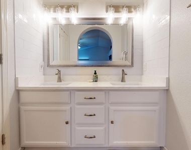 3249 Emerald Point Drive - Photo Thumbnail 24