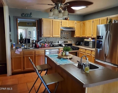 2705 Jackson Avenue - Photo Thumbnail 7