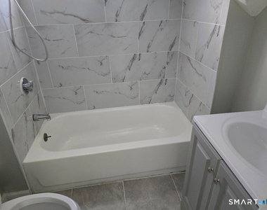 219 Woodlawn Terrace - Photo Thumbnail 4