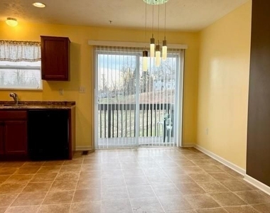 209 Ascot Ct - Photo Thumbnail 4
