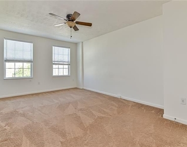 209 Ascot Ct - Photo Thumbnail 9