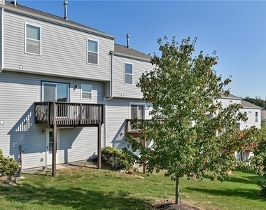 209 Ascot Ct - Photo Thumbnail 12