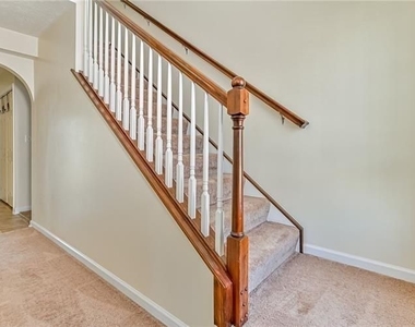209 Ascot Ct - Photo Thumbnail 1
