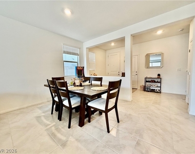 11852 Black Canary Avenue - Photo Thumbnail 5