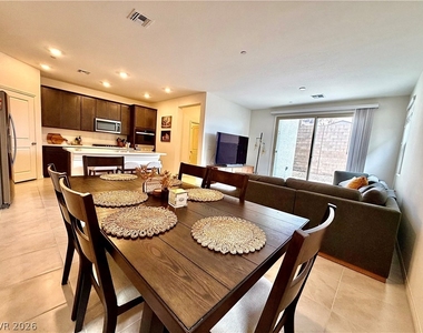 11852 Black Canary Avenue - Photo Thumbnail 4